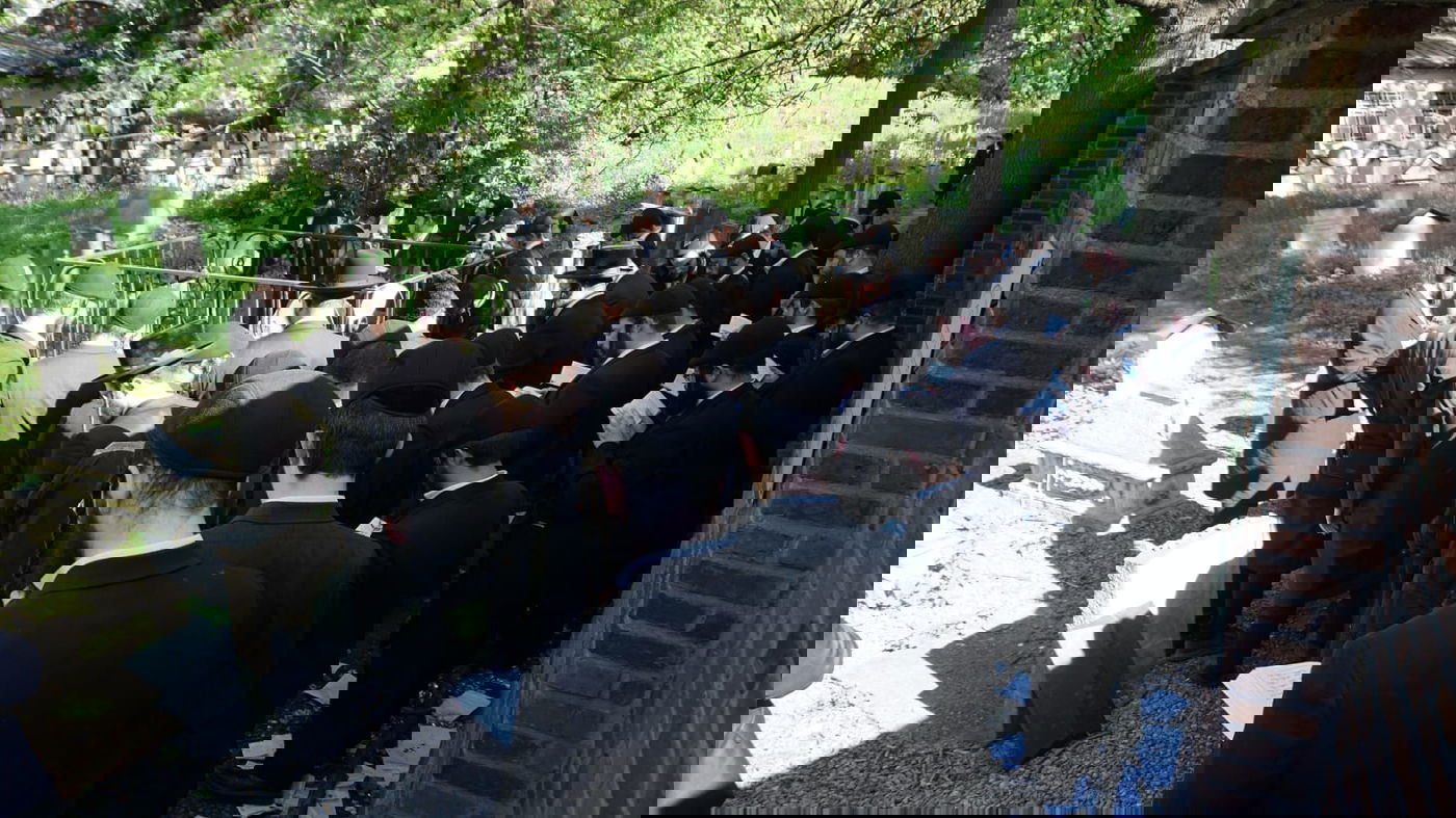 הבחורים למדו על תפילה ויצאו לקברי צדיקים