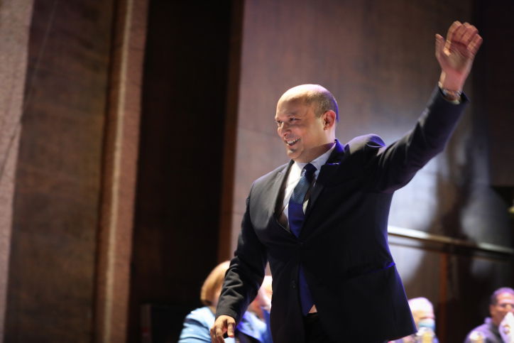 פורש מהפוליטיקה. בנט