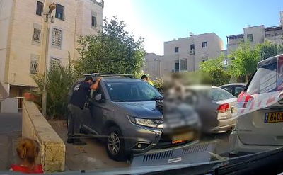 בזמן חילוץ הפעוטה מהרכב