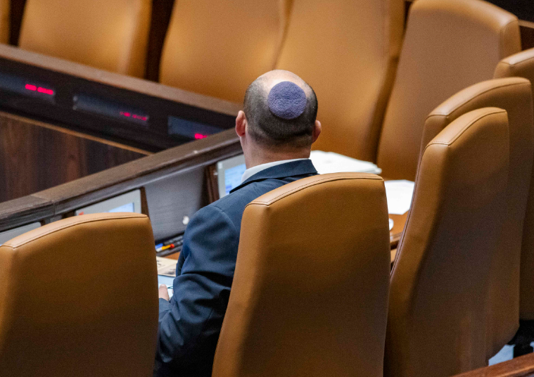 הודח. נפתלי בנט