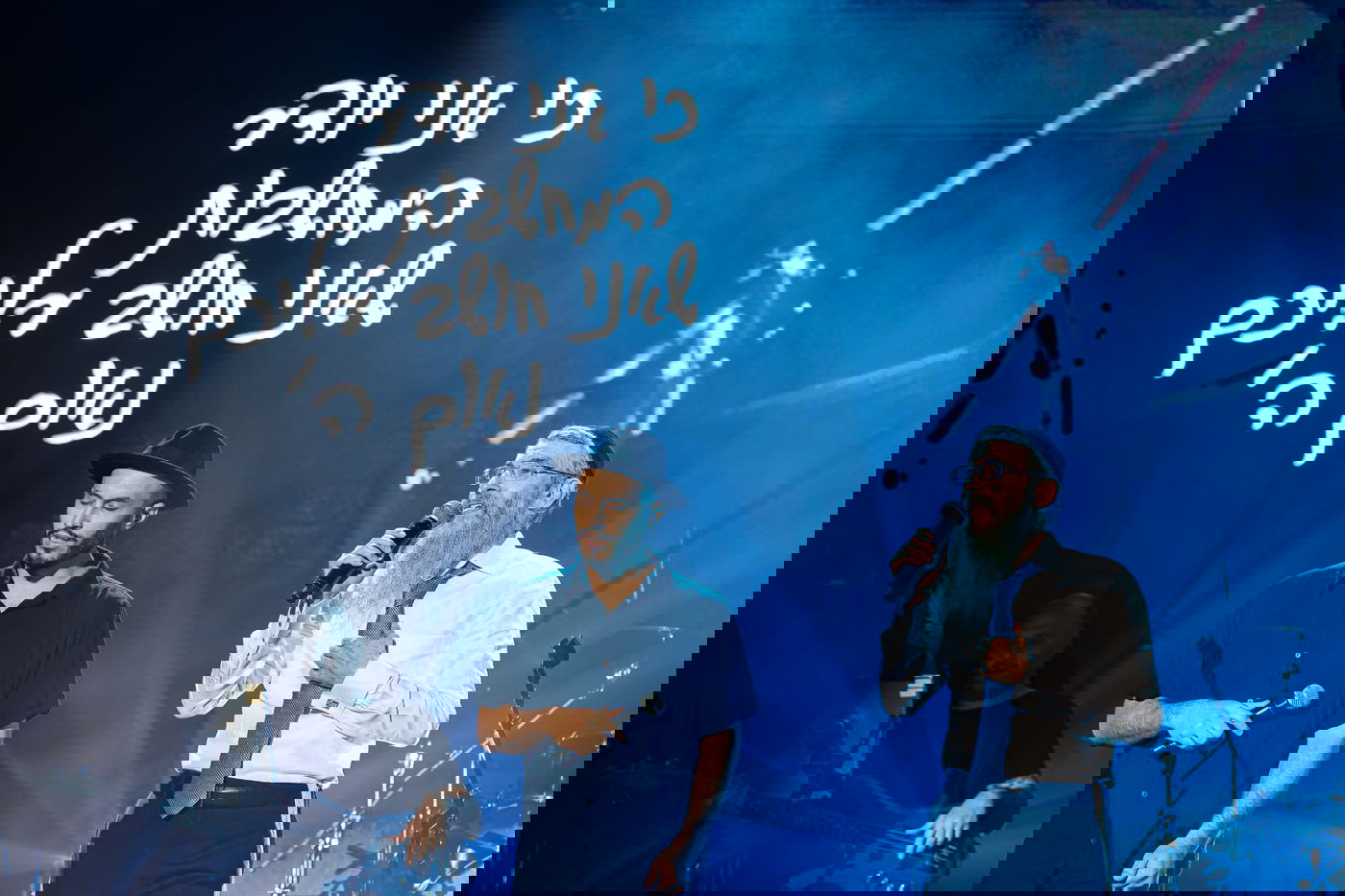 הפופ - מקפיץ ומושקע; והמילים? יכולות להשתפר