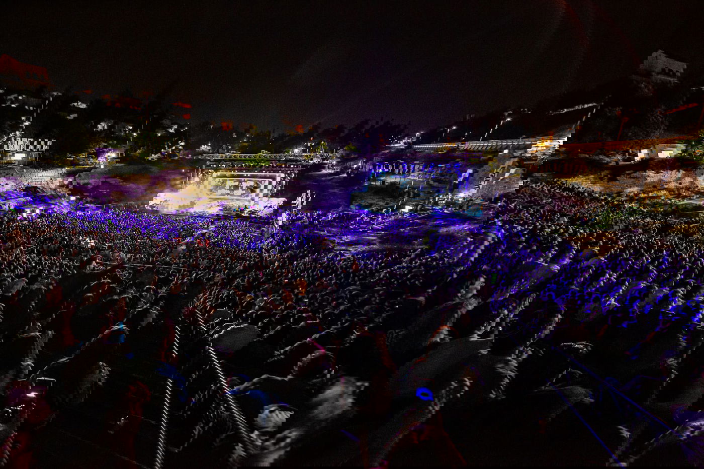 הפופ - מקפיץ ומושקע; והמילים? יכולות להשתפר