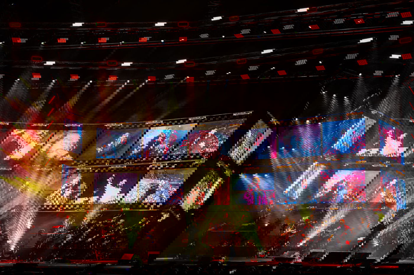 הפופ - מקפיץ ומושקע; והמילים? יכולות להשתפר