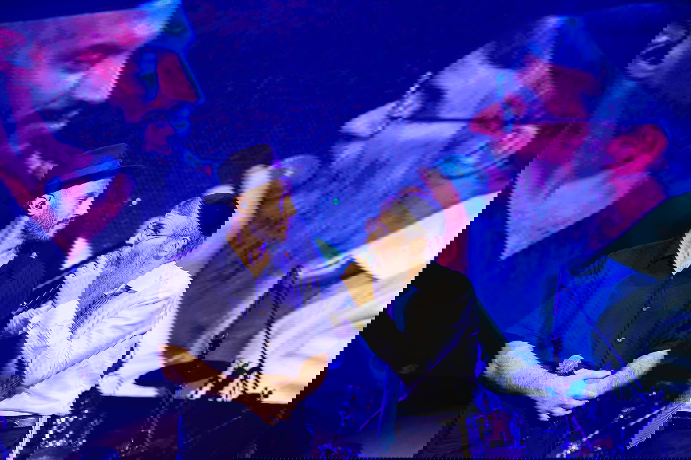 הפופ - מקפיץ ומושקע; והמילים? יכולות להשתפר