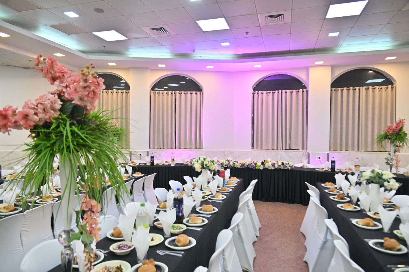 הבחורים חגגו שבע ברכות לבן הזקונים של ראש הישיבה