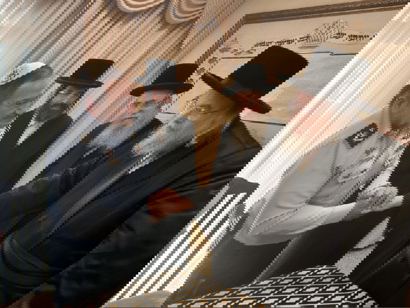 המפכ"ל נועד עם הרבי מבעלזא; "יחס טוב"