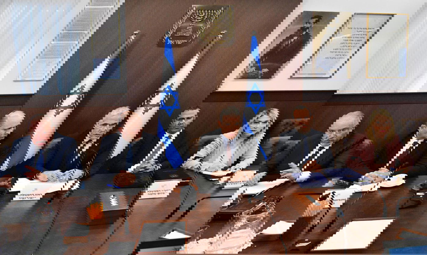 יאיר לפיד בישיבה ראשונה: "ננהל כאילו אין מערכת בחירות"