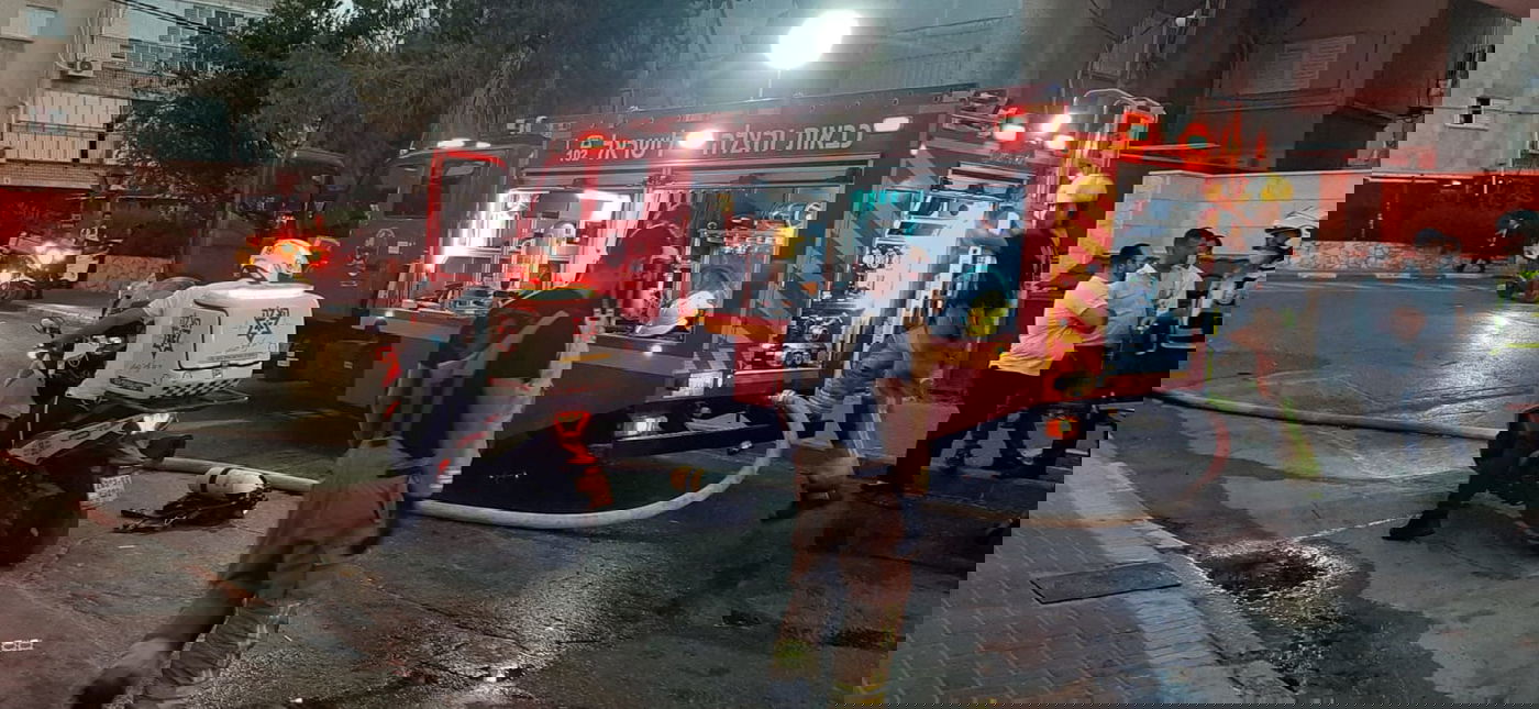 שריפה בבני ברק: אב ו-12 ילדיו פונו לבית החולים