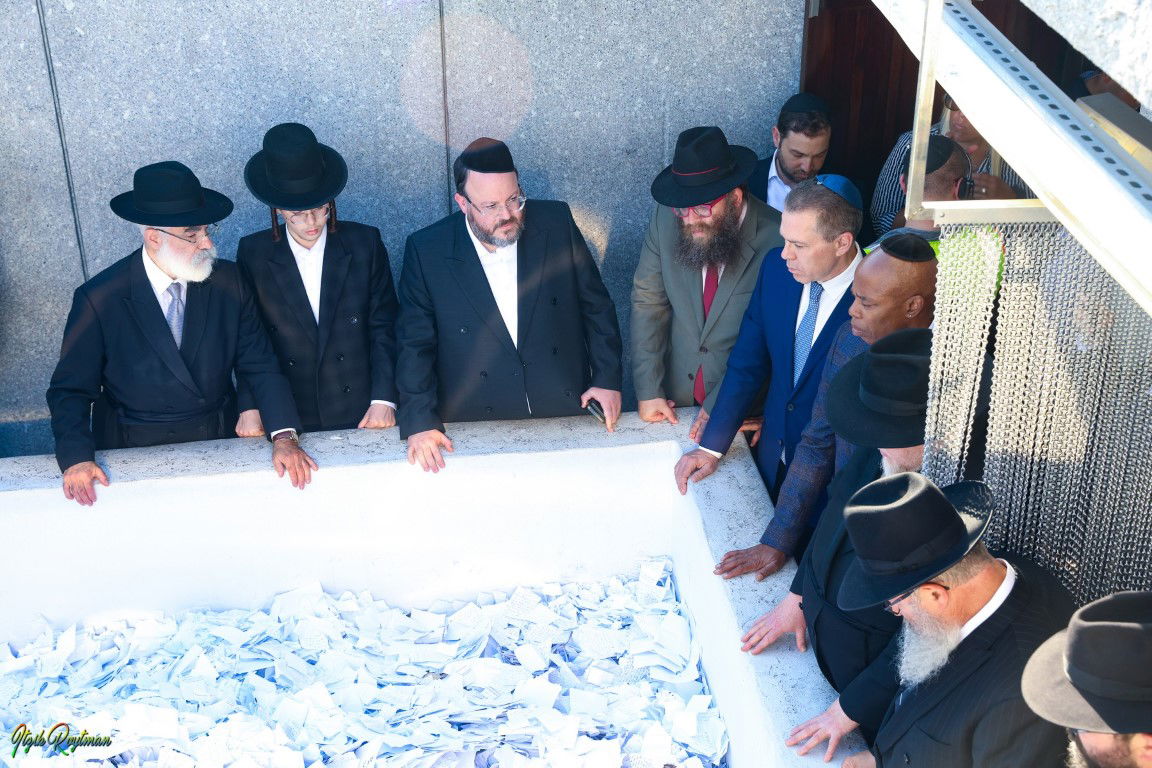 ראש העיר ניו יורק והשגריר באו"ם הגיעו להתפלל בציון • צפו