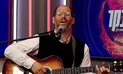 אהרון רזאל בריאיון: "זה סוג השירים הטובים ביותר"