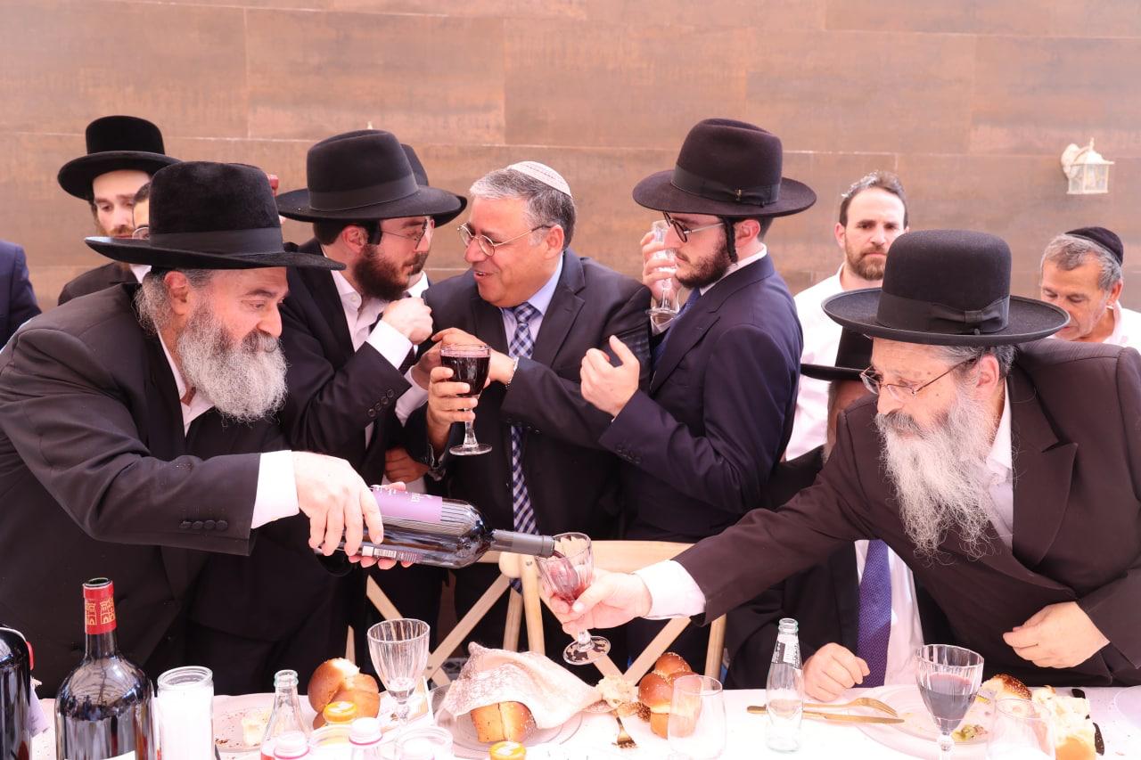 תיעוד: ברית לנכד האדמו"ר רבי יקותיאל אבוחצירא