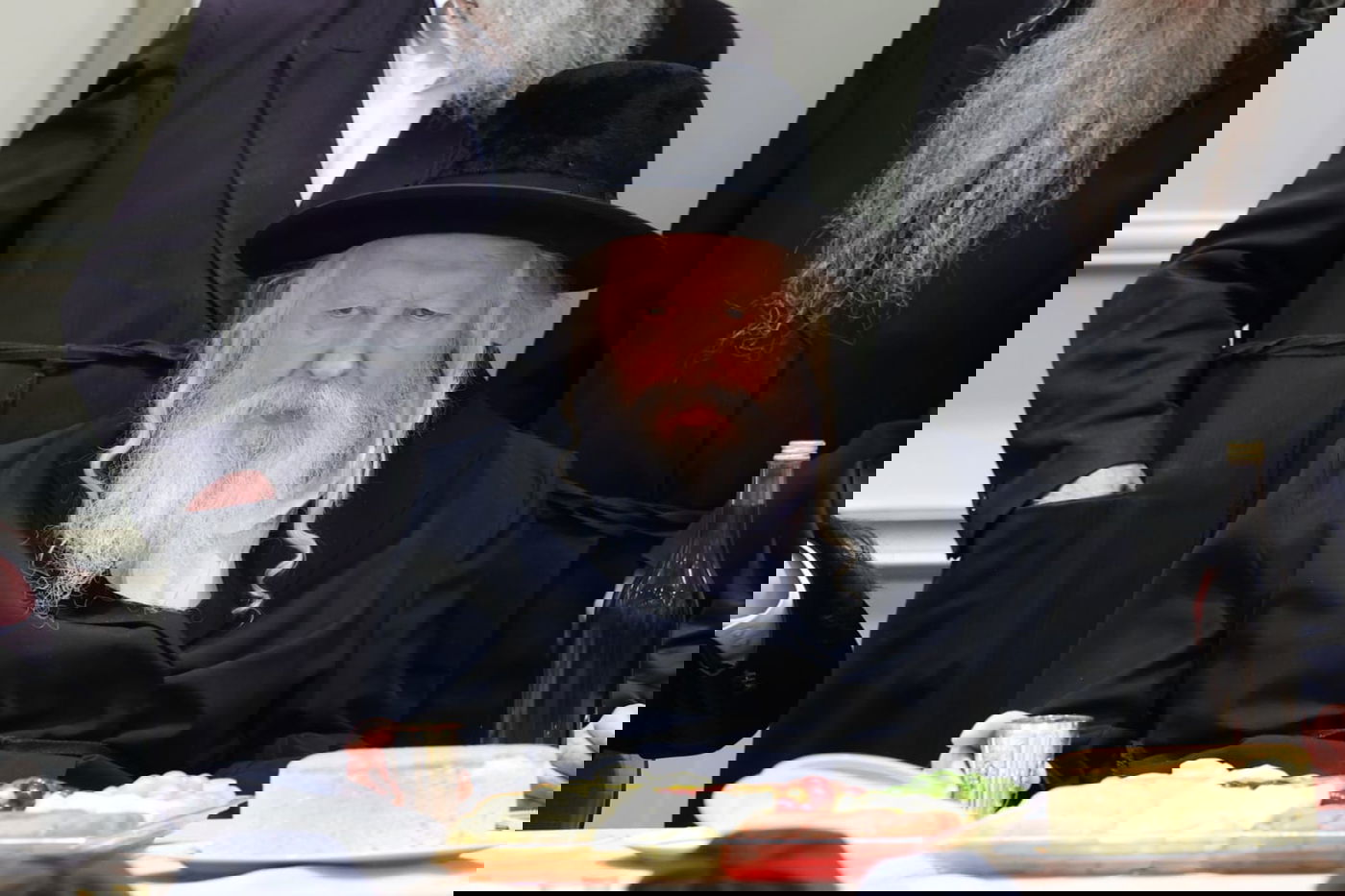 הרבי מגור בשבע ברכות לנכדת מנכ"ל החסידות