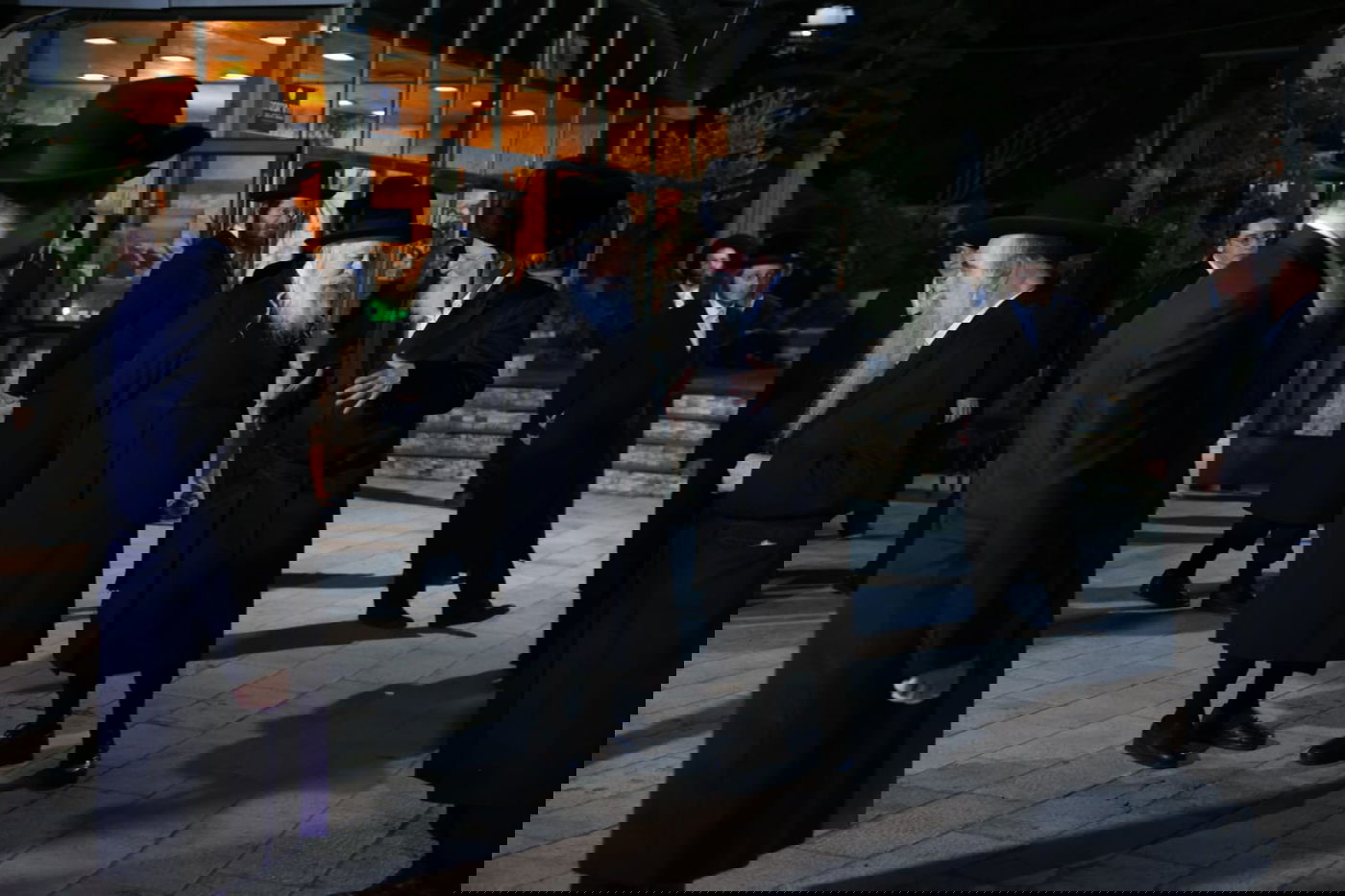 הרבי מגור בשבע ברכות לנכדת מנכ"ל החסידות