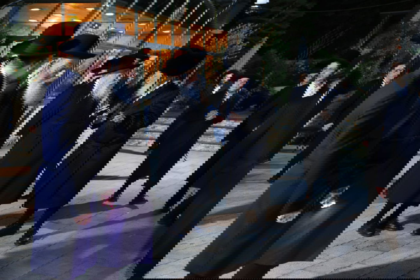 הרבי מגור בשבע ברכות לנכדת מנכ"ל החסידות