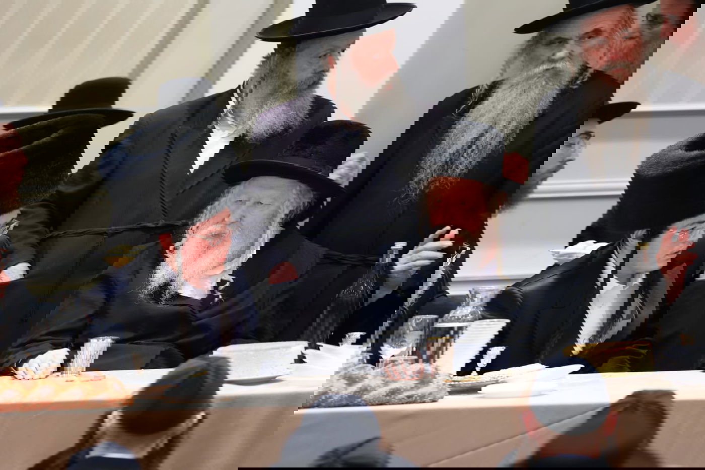 הרבי מגור בשבע ברכות לנכדת מנכ"ל החסידות