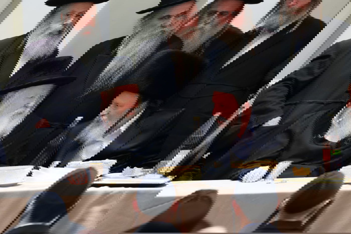 הרבי מגור בשבע ברכות לנכדת מנכ"ל החסידות