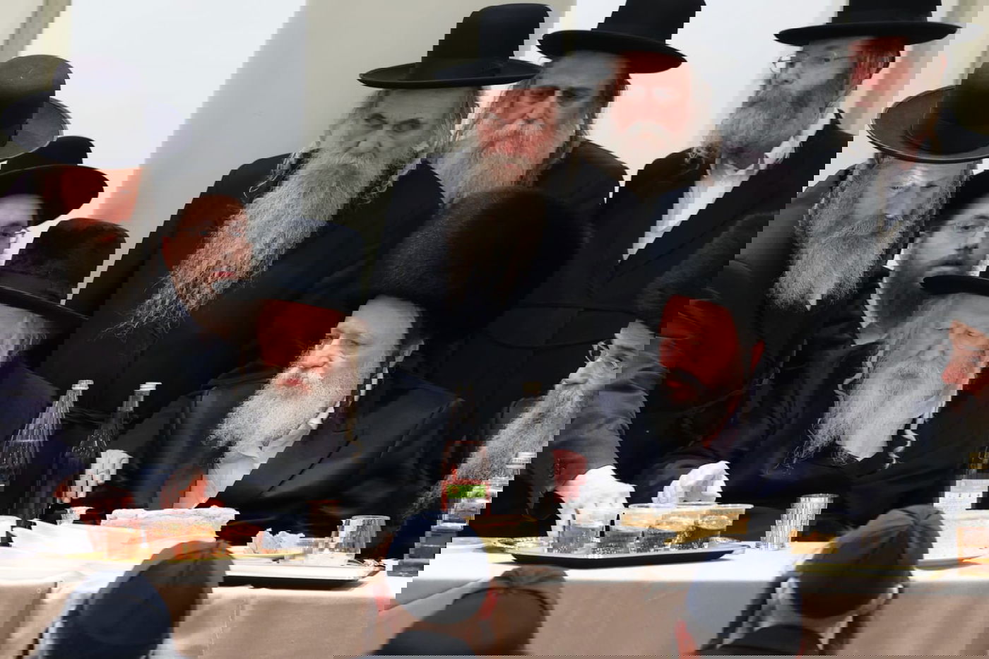 הרבי מגור בשבע ברכות לנכדת מנכ"ל החסידות