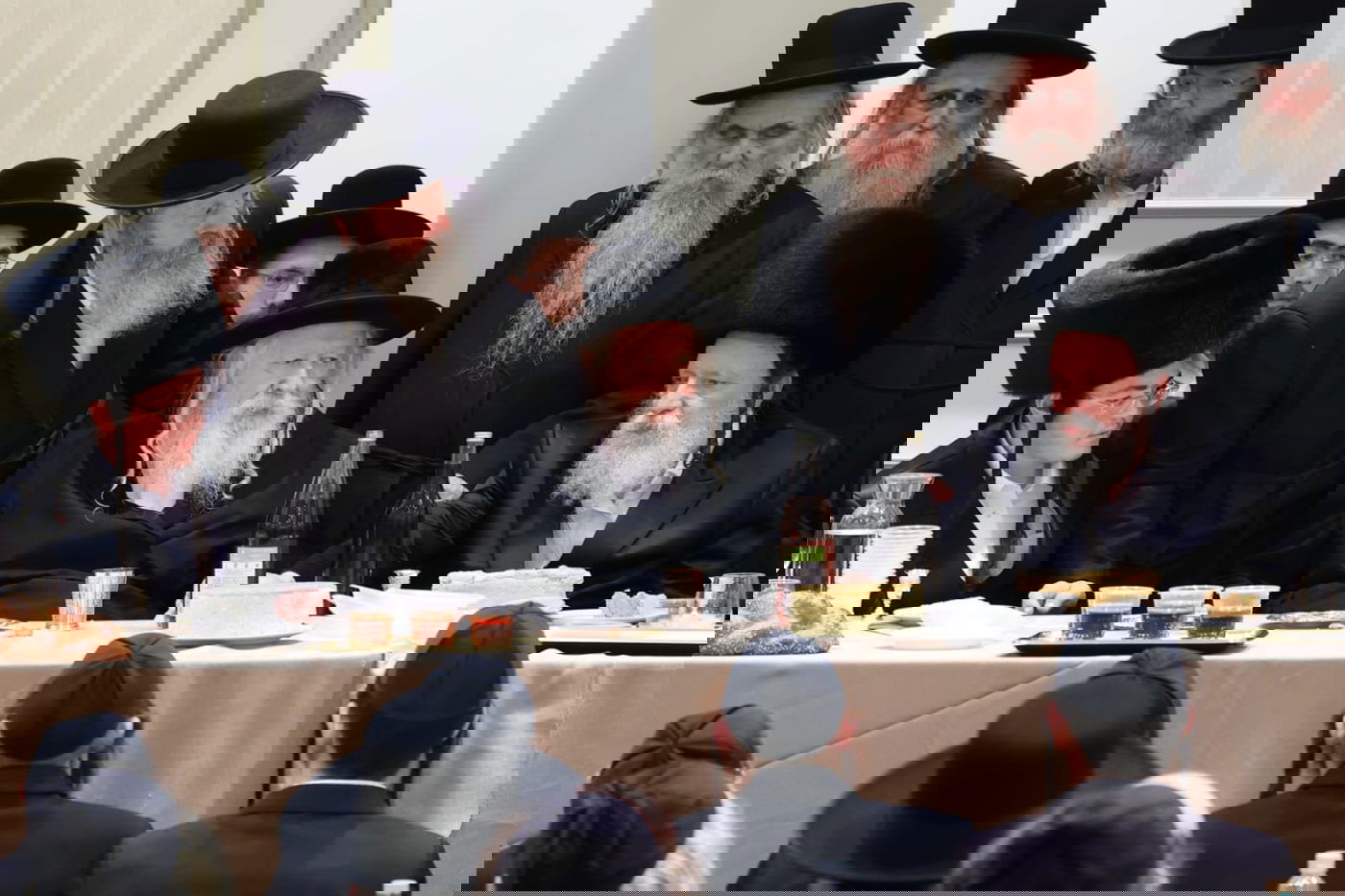 הרבי מגור בשבע ברכות לנכדת מנכ"ל החסידות