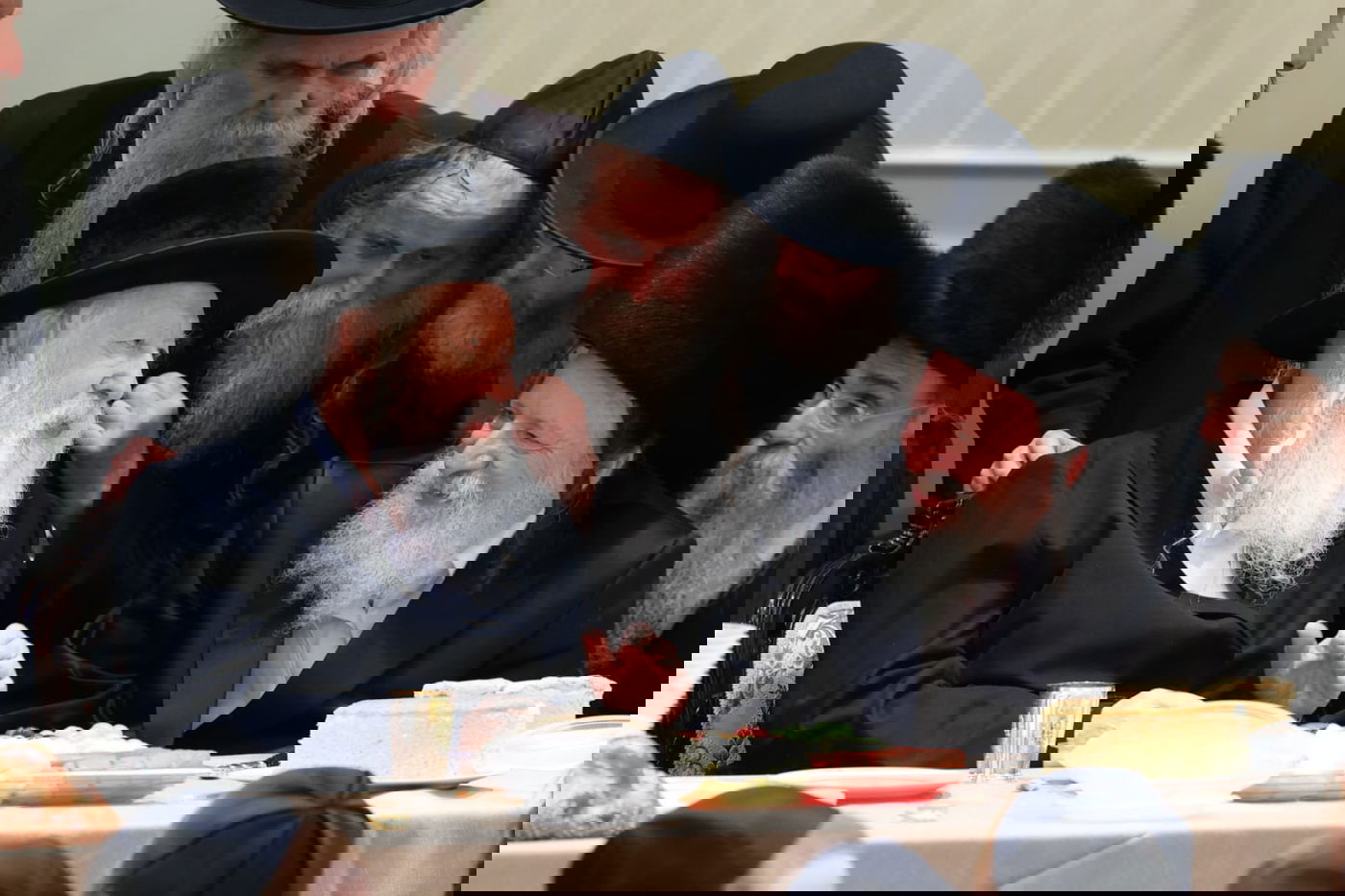 הרבי מגור בשבע ברכות לנכדת מנכ"ל החסידות