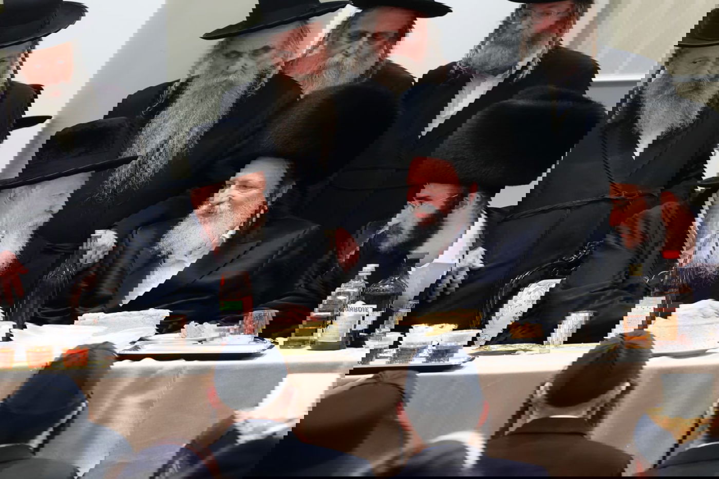 הרבי מגור בשבע ברכות לנכדת מנכ"ל החסידות