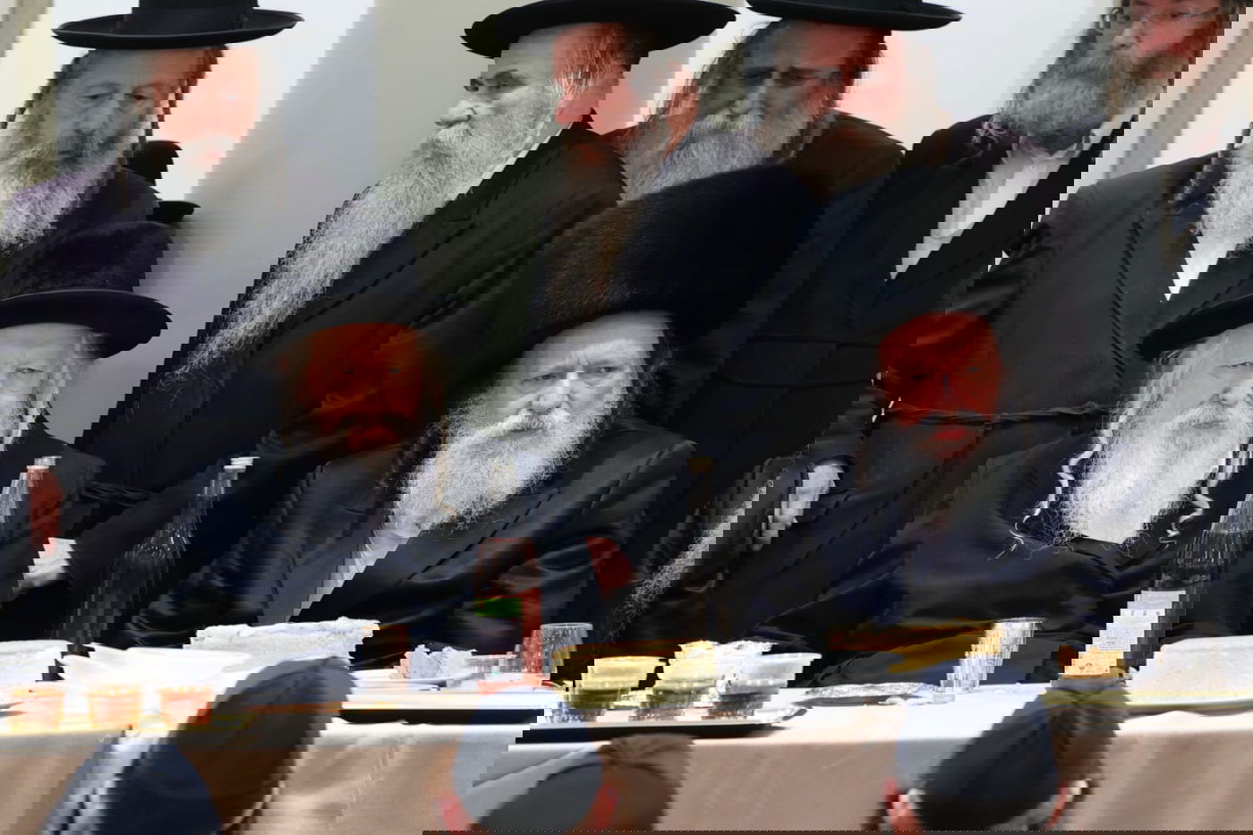 הרבי מגור בשבע ברכות לנכדת מנכ"ל החסידות