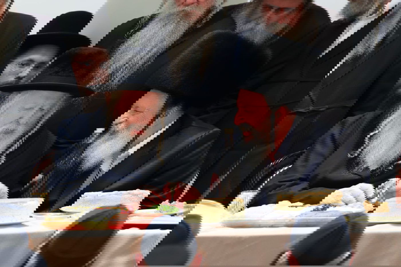 הרבי מגור בשבע ברכות לנכדת מנכ"ל החסידות