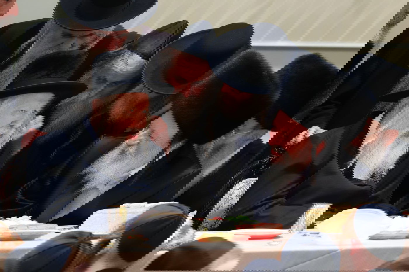 הרבי מגור בשבע ברכות לנכדת מנכ"ל החסידות