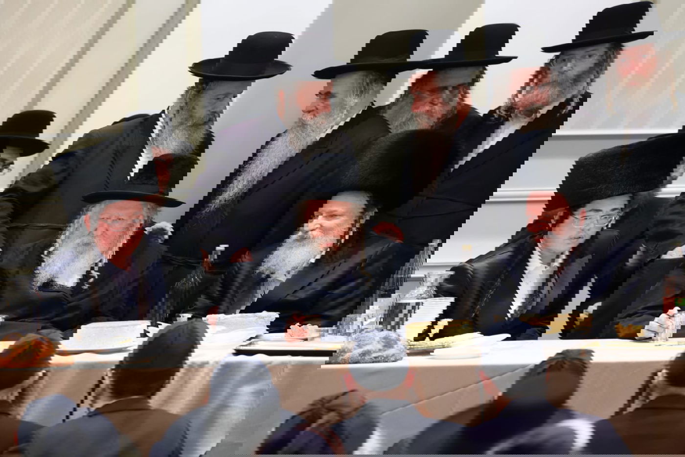 הרבי מגור בשבע ברכות לנכדת מנכ"ל החסידות