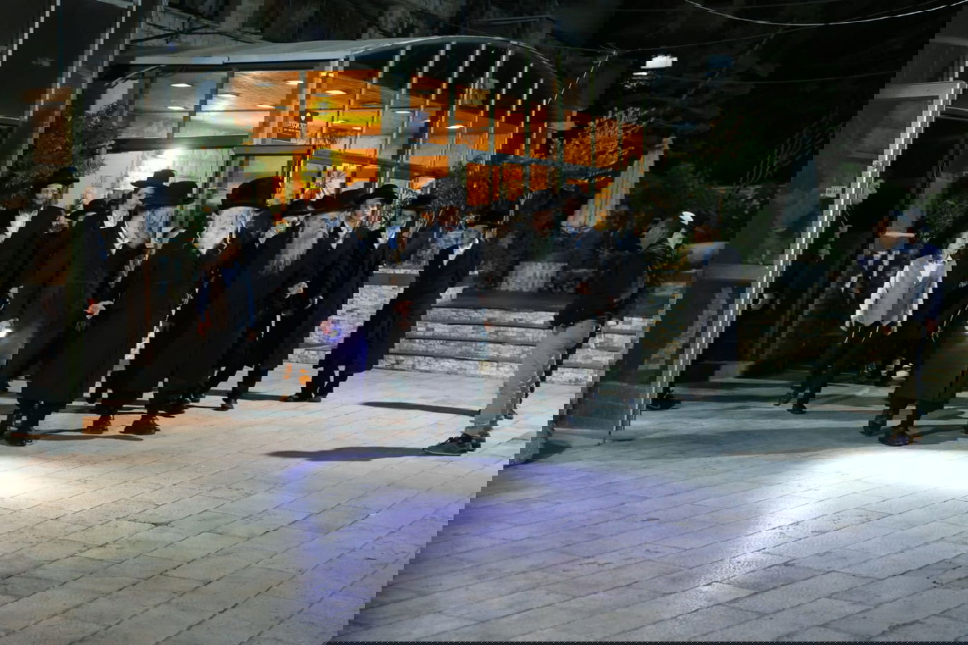 הרבי מגור בשבע ברכות לנכדת מנכ"ל החסידות