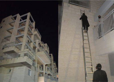 תושבים נכנסים לבניין