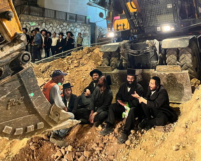 מפגינים על הרכבת הקלה | ארכיון