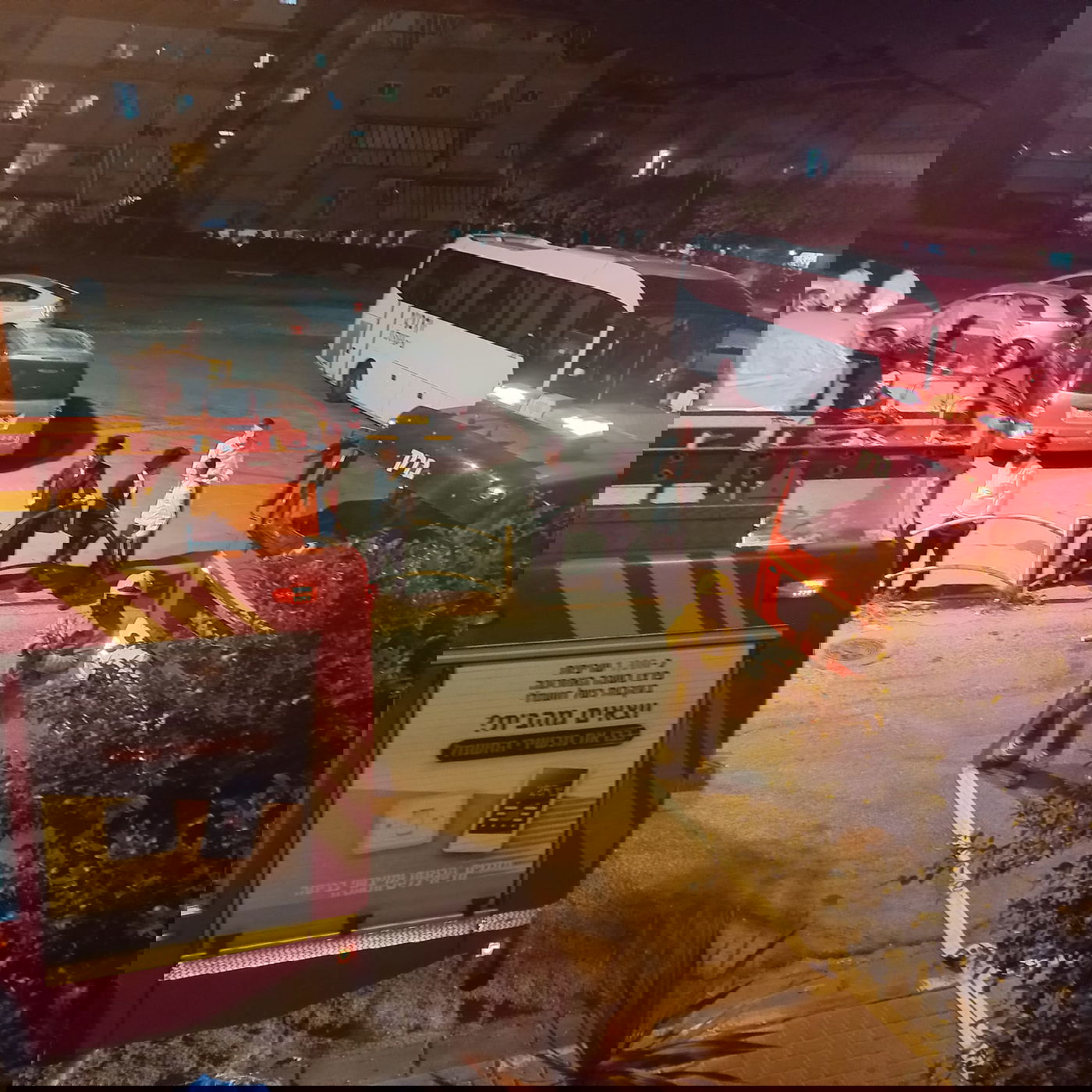 באמצע הלילה: שריפה בבוידעם של דירה