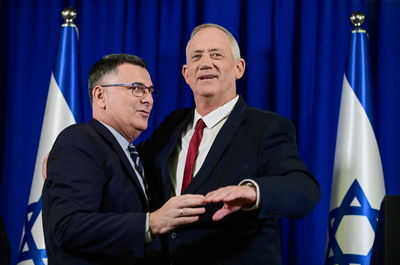 גנץ וסער, הערב