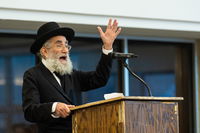 הדרמה בגבעת הישיבה: בהסכמת הצדדים, הגר"ש מרקביץ יקבל ארכה נוספת; האם הבוררות תבוטל?