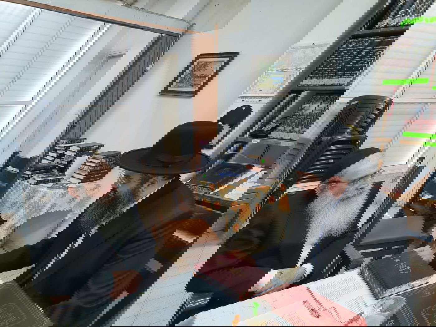 רבה של הקהילה הבוכרית בארה"ב בביקור אצל גדולי ישראל