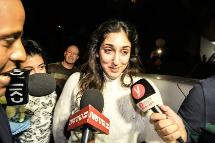 נעמה יששכר בחזרתה הביתה