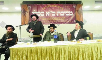 הרב אביעד נייגר נושא נאום ביום כ"א כסלו לרה"ק מסאטמר זי"ע