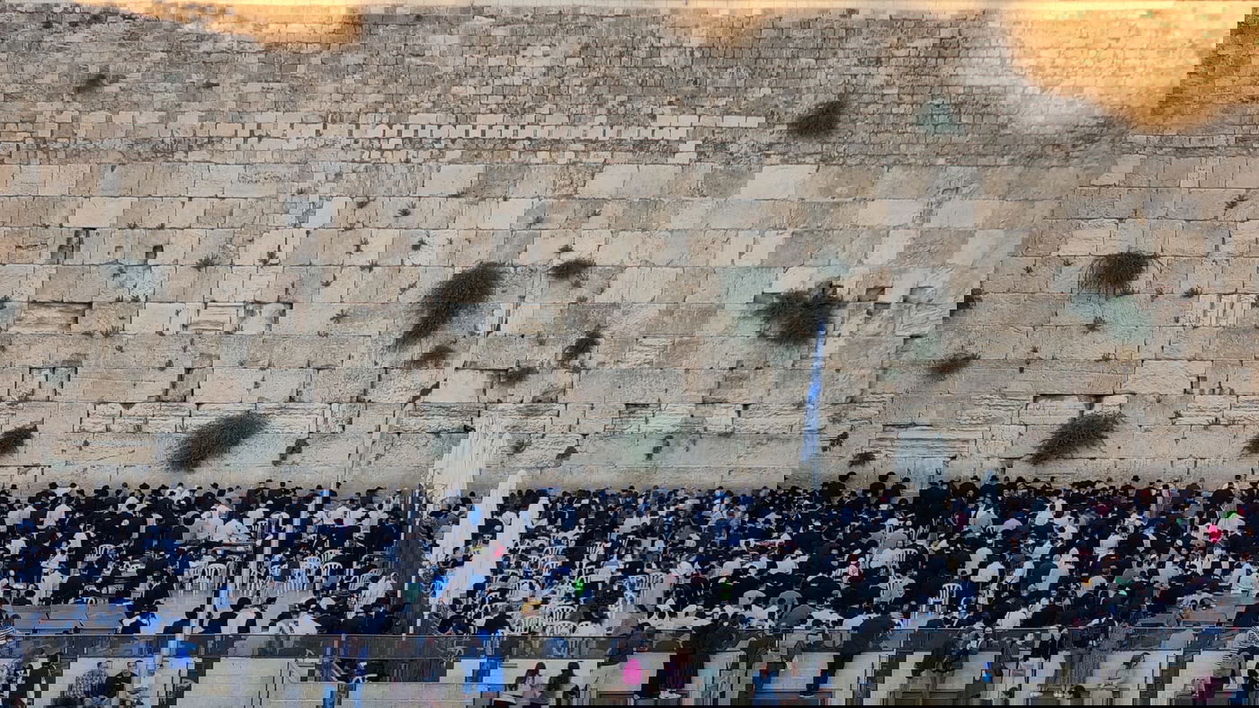 צאת הצום ברחבת הכותל המערבי • תיעוד