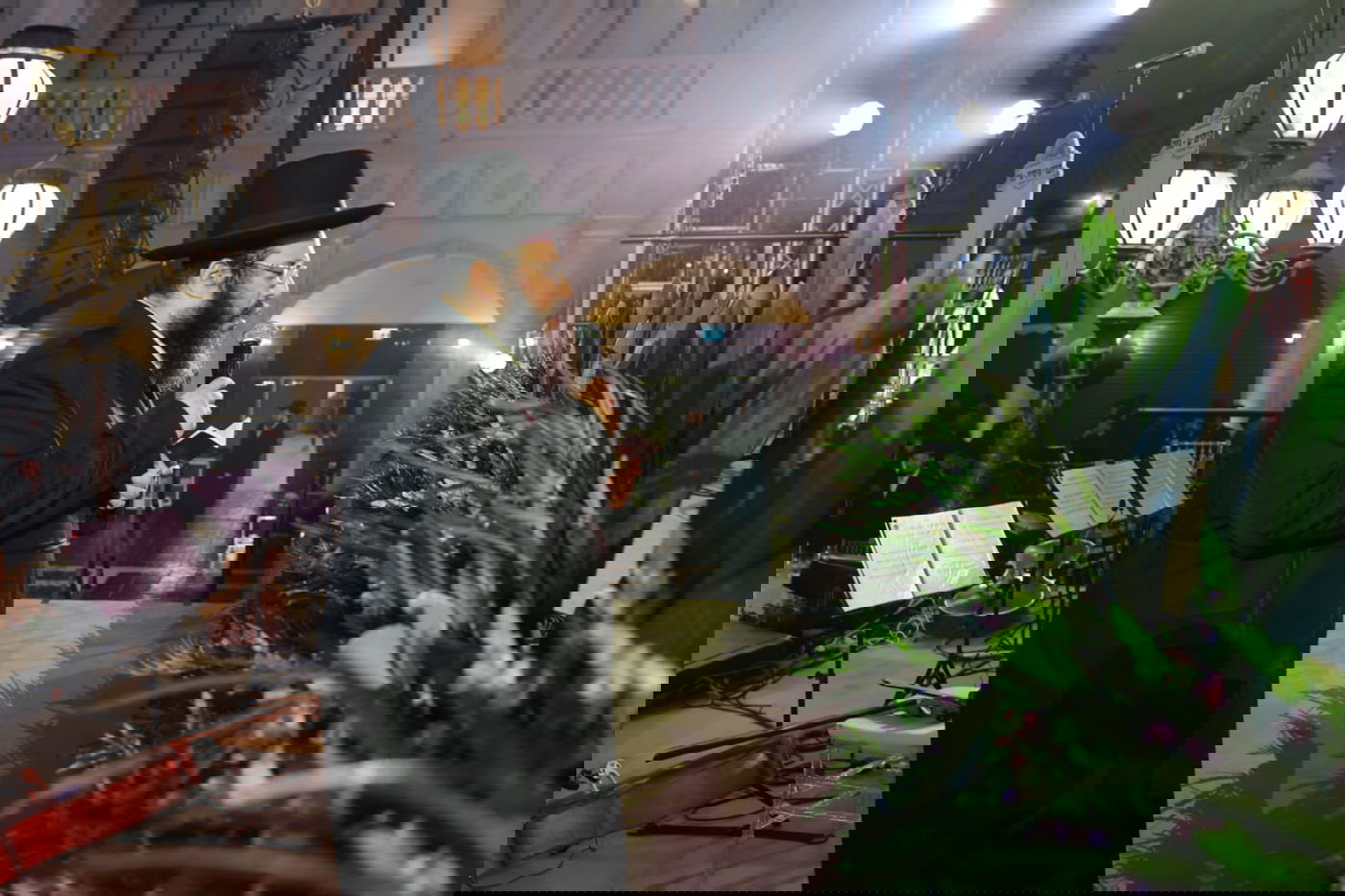 האדמו"ר רמז: "ביהמ"ד יוכל לשמש עד ביאת גואל צדק ועד בכלל"