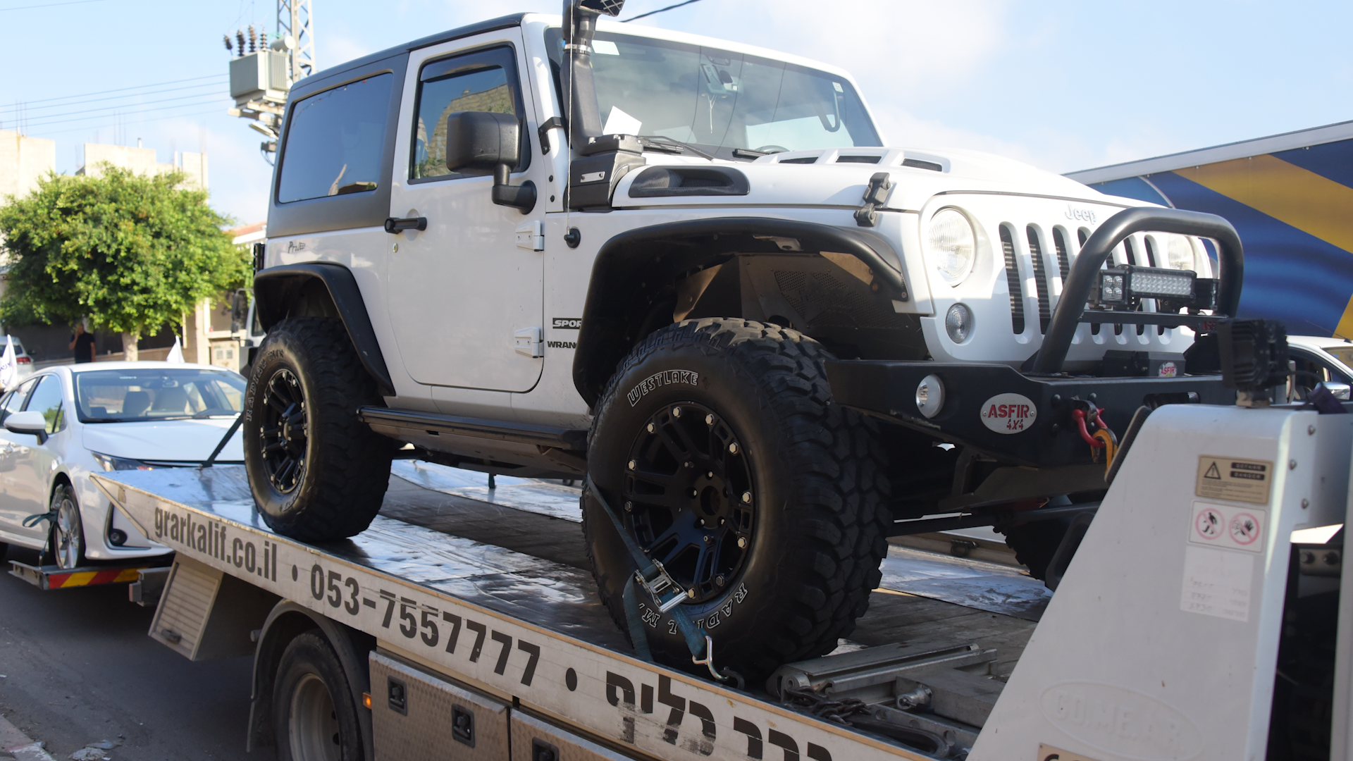 קצין צה"ל ועוד ארבעה נעצרו; החשד: שוחד