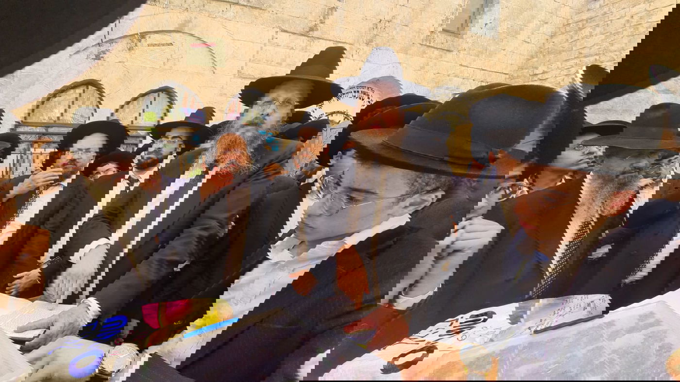 "מאוחדים סביב מוישי"; הרבנים הראשיים חיזקו את ההורים