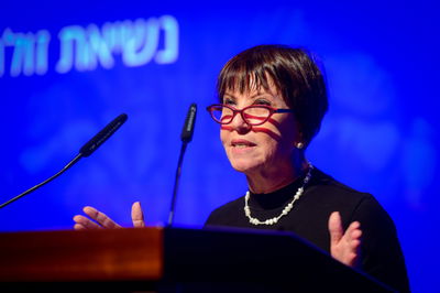 גלאון תכריז מחר כי תתמודד על הנהגת 'מרצ'