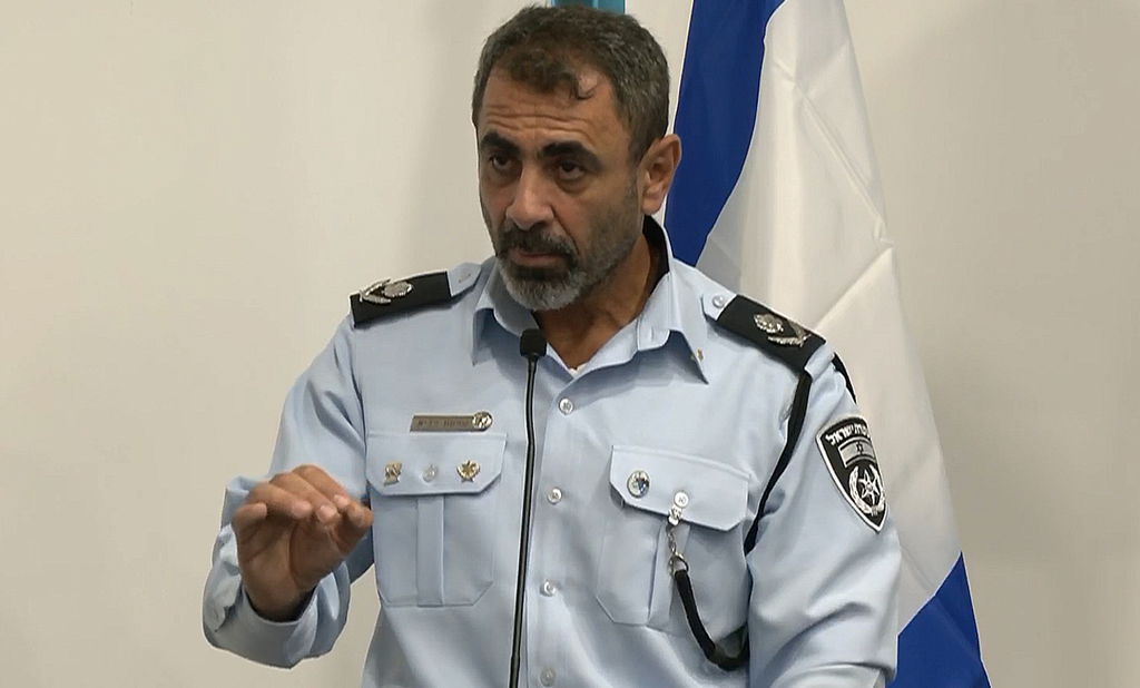 מתפטר. שמעון לביא