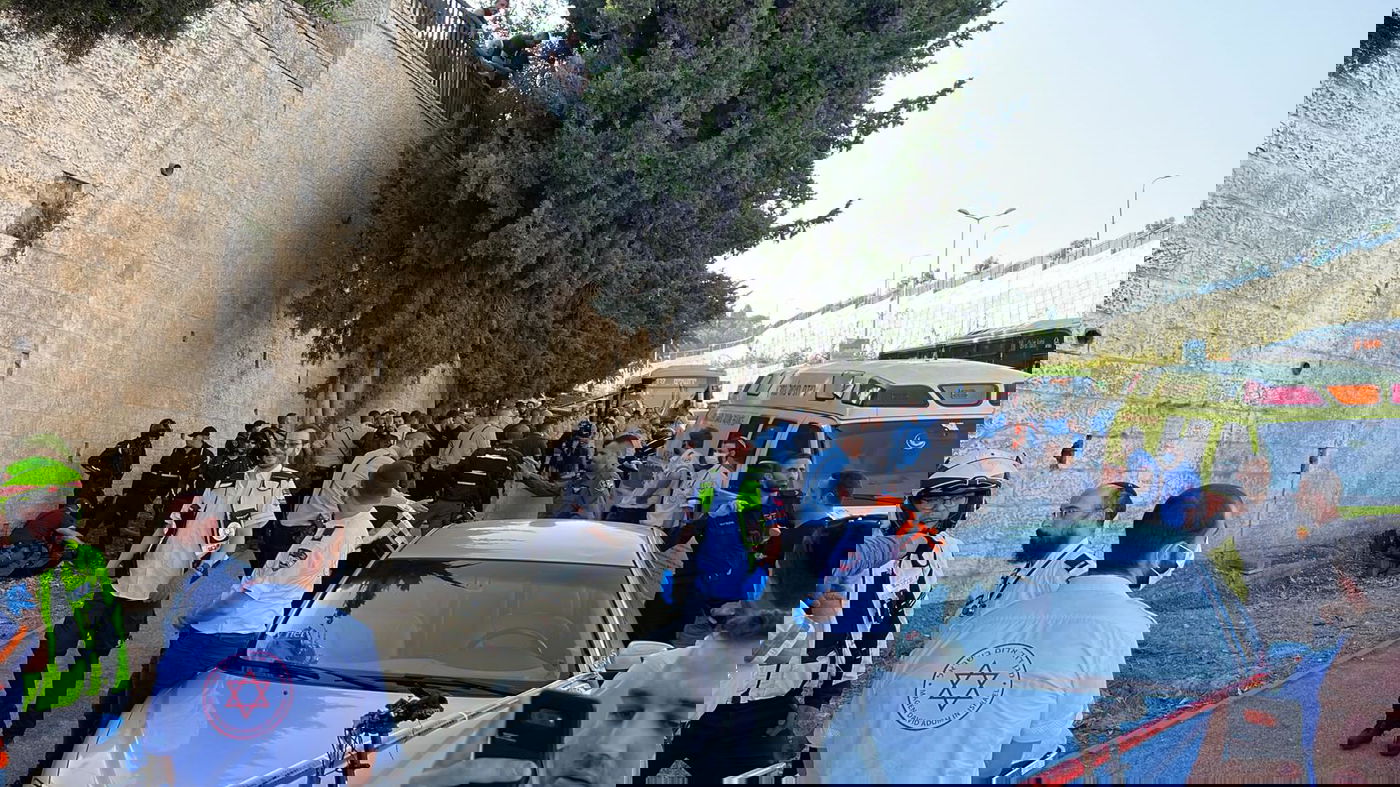 פיגוע בבירה: מחבל דקר נוסע עם מברג - ונורה בידי צלם