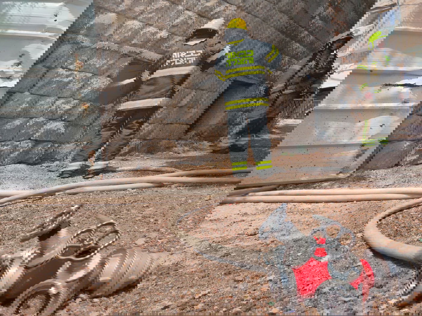 כך הלוחמים כיבו שריפה במבנה נטוש • צפו