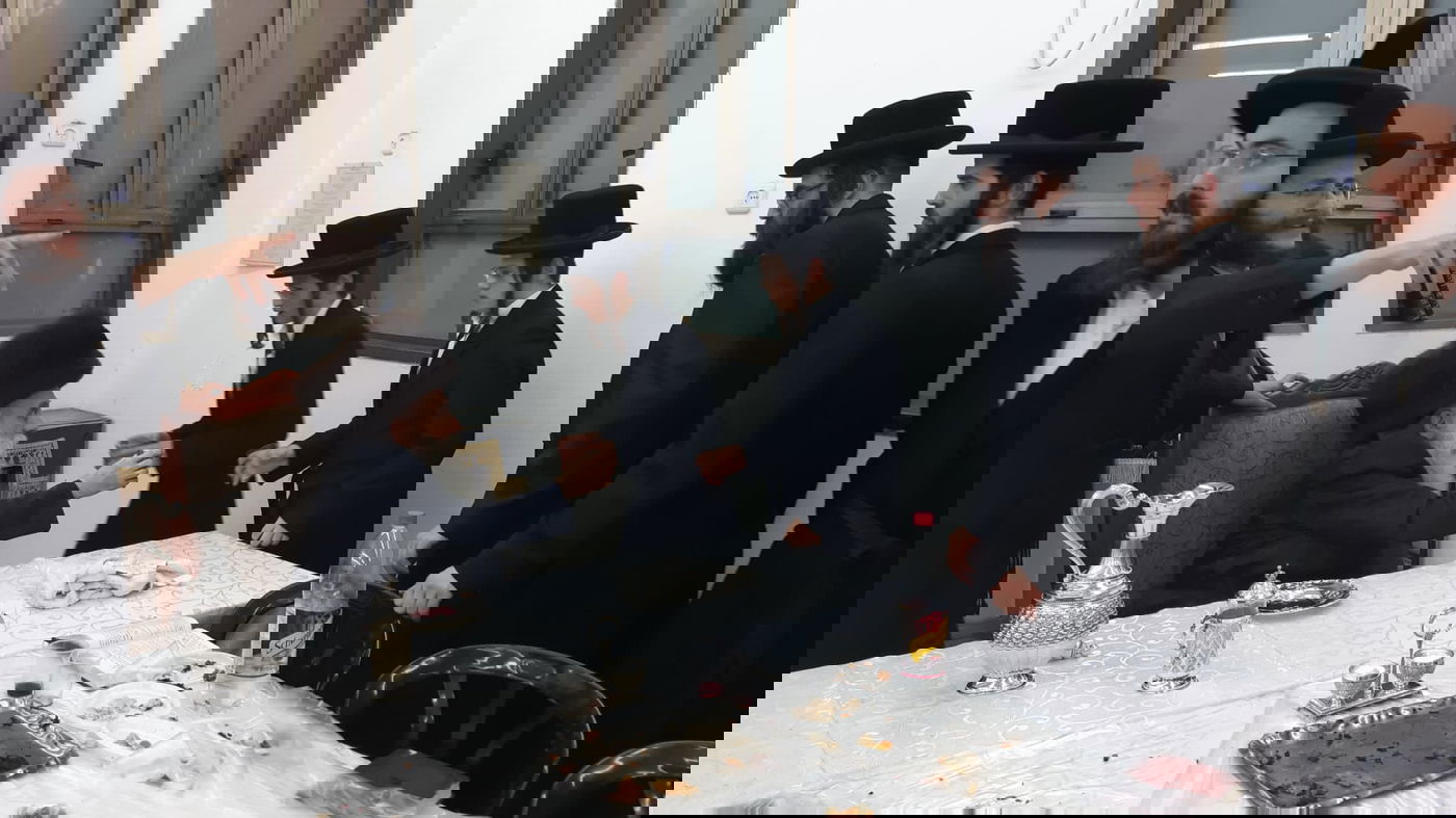 האדמו"ר מבוטושאן ציין את הילולת האדמו"רים