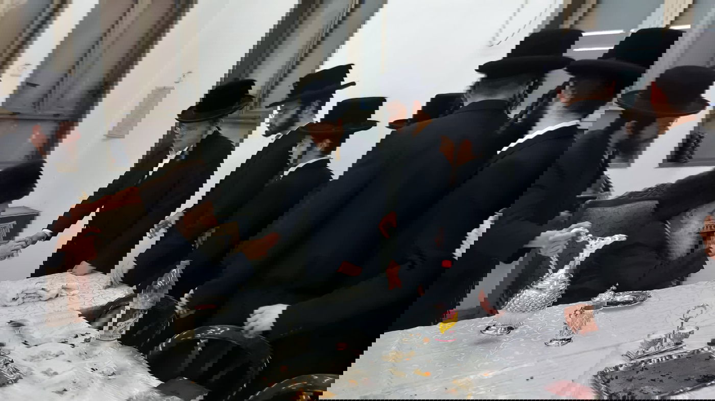 האדמו"ר מבוטושאן ציין את הילולת האדמו"רים