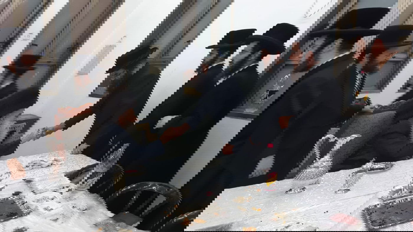 האדמו"ר מבוטושאן ציין את הילולת האדמו"רים