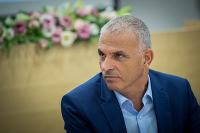 נחקר. השר לשעבר כחלון