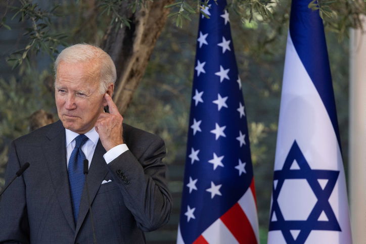 שיעור התמיכה בביידן שוב ב'צניחה חופשית'